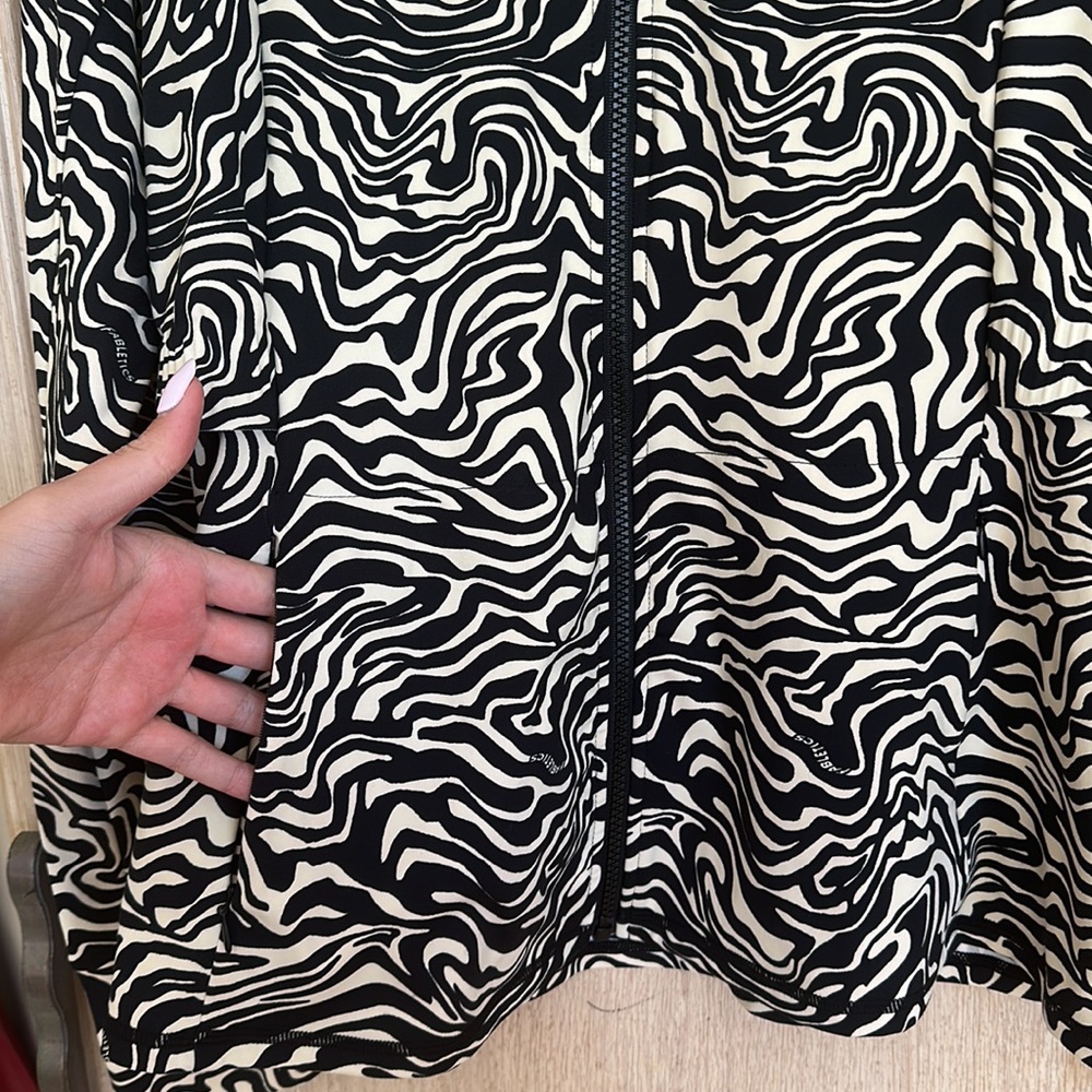 Nwot Fabletics Patterned Zip Up Track Jacket - image 4